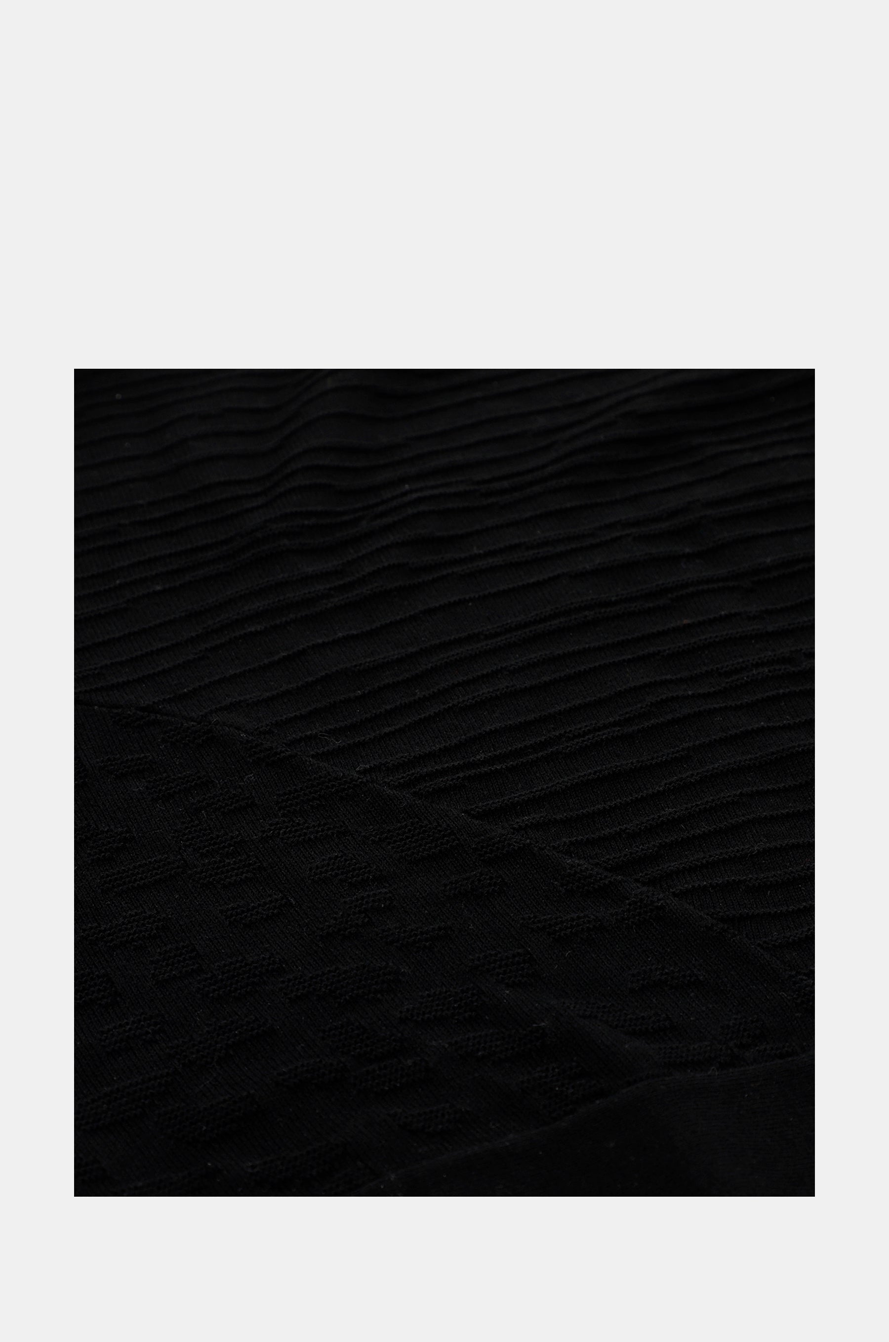 Jersey negro cuello redondo Shōen