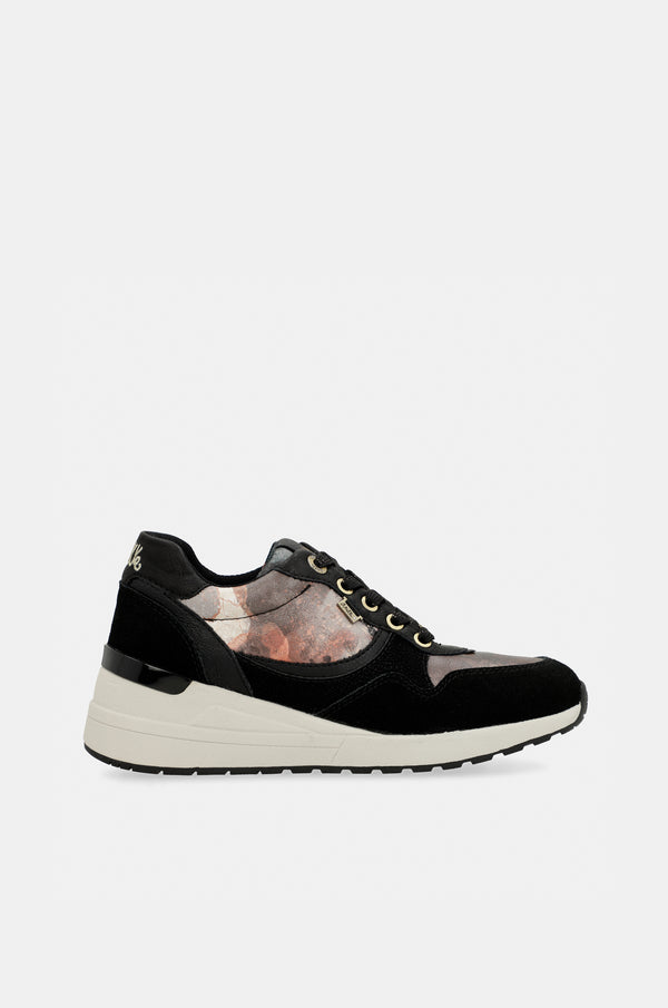 Deportivo con cuña negra Padded