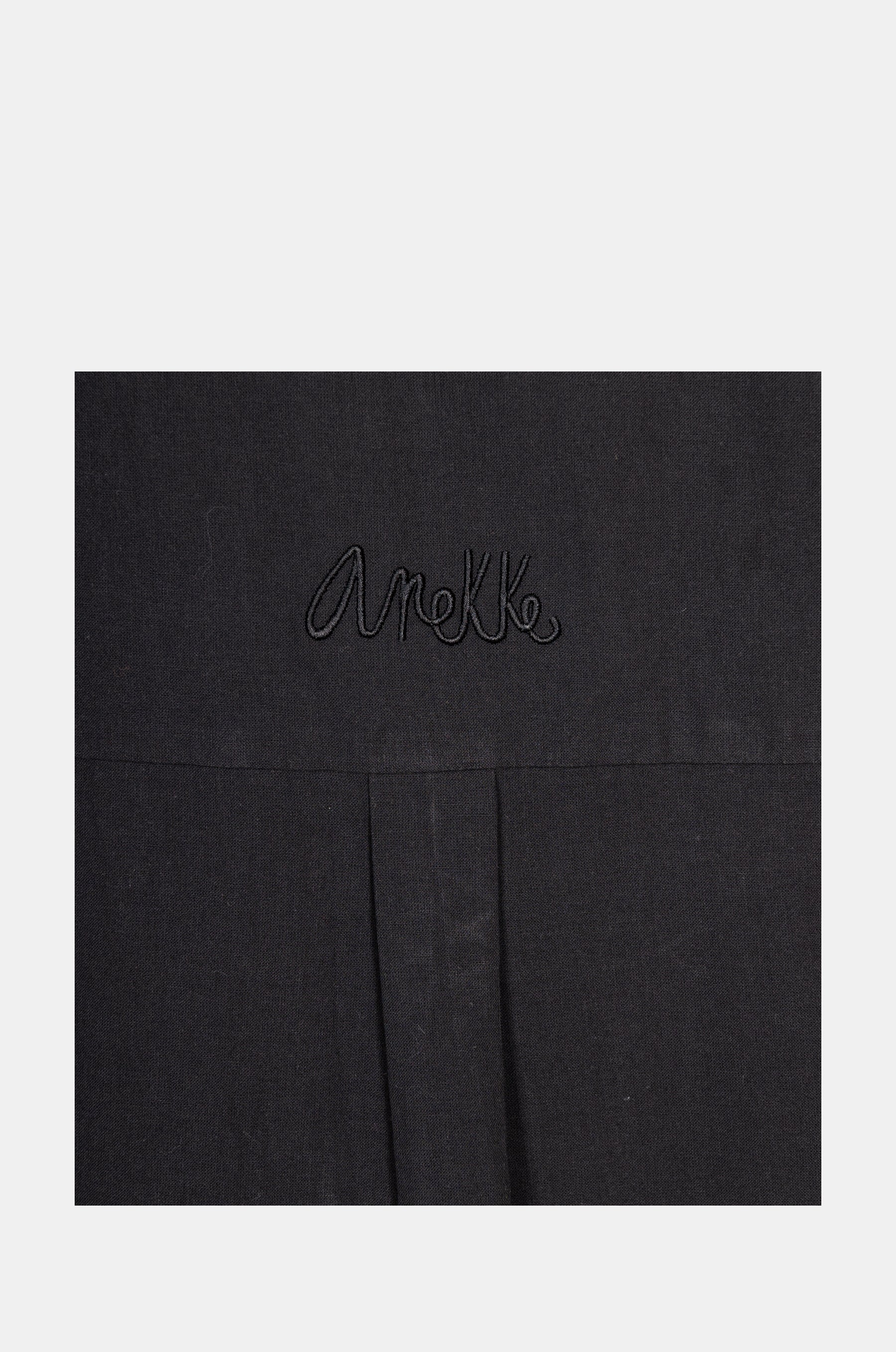 Vestido corto negro