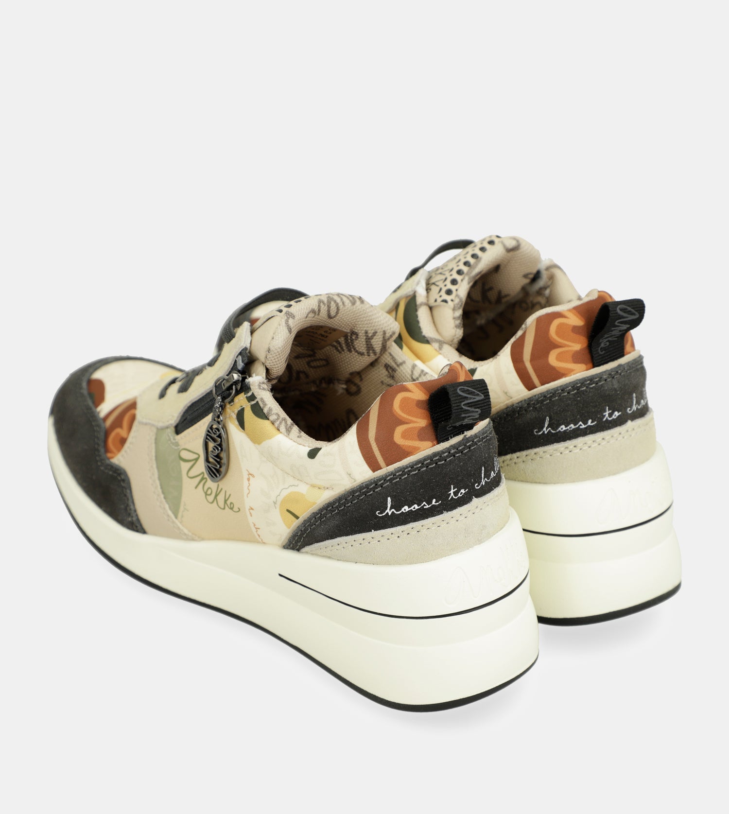 Deportivos multicolor con cuña
