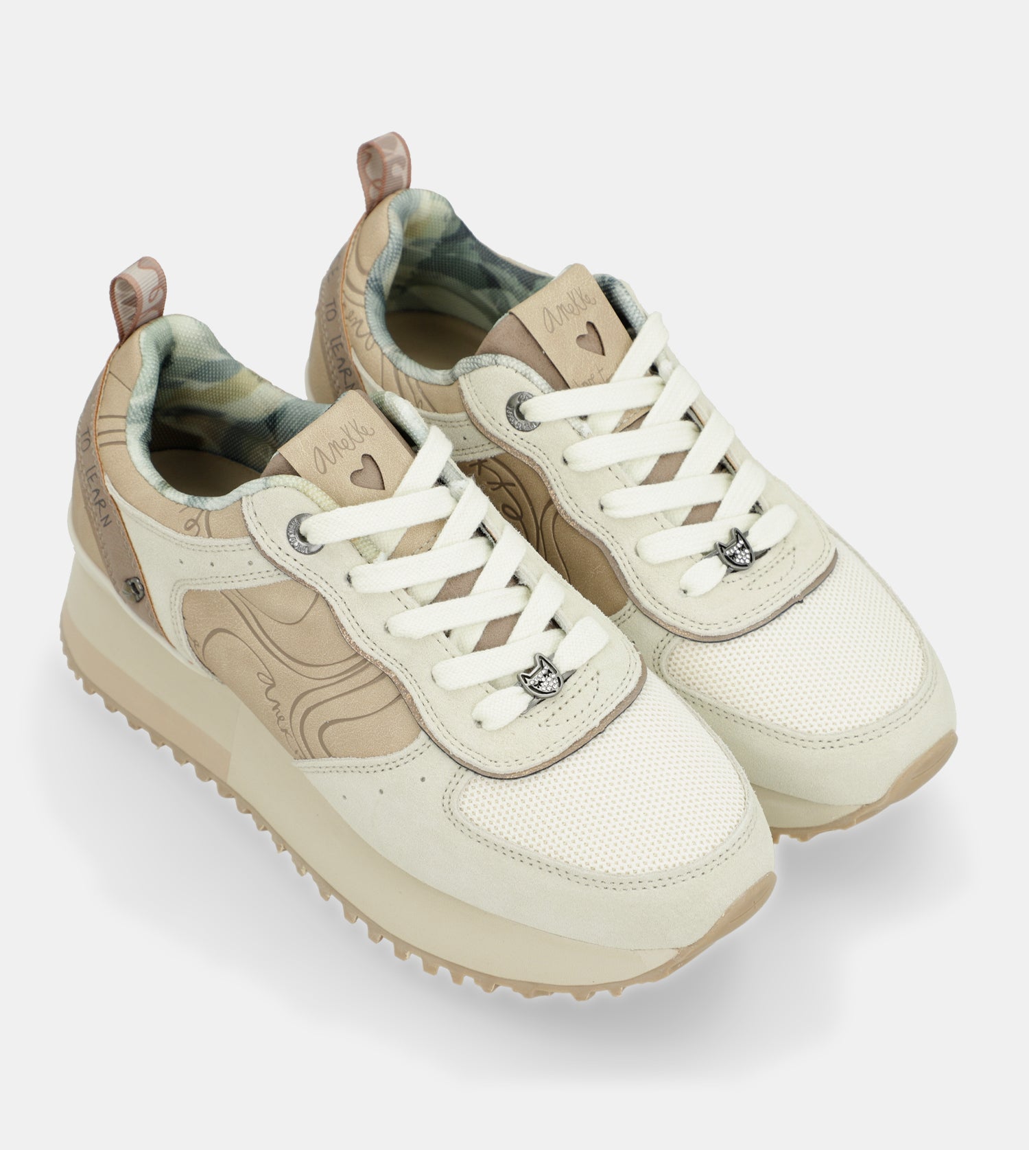 Deportivos plataforma beige