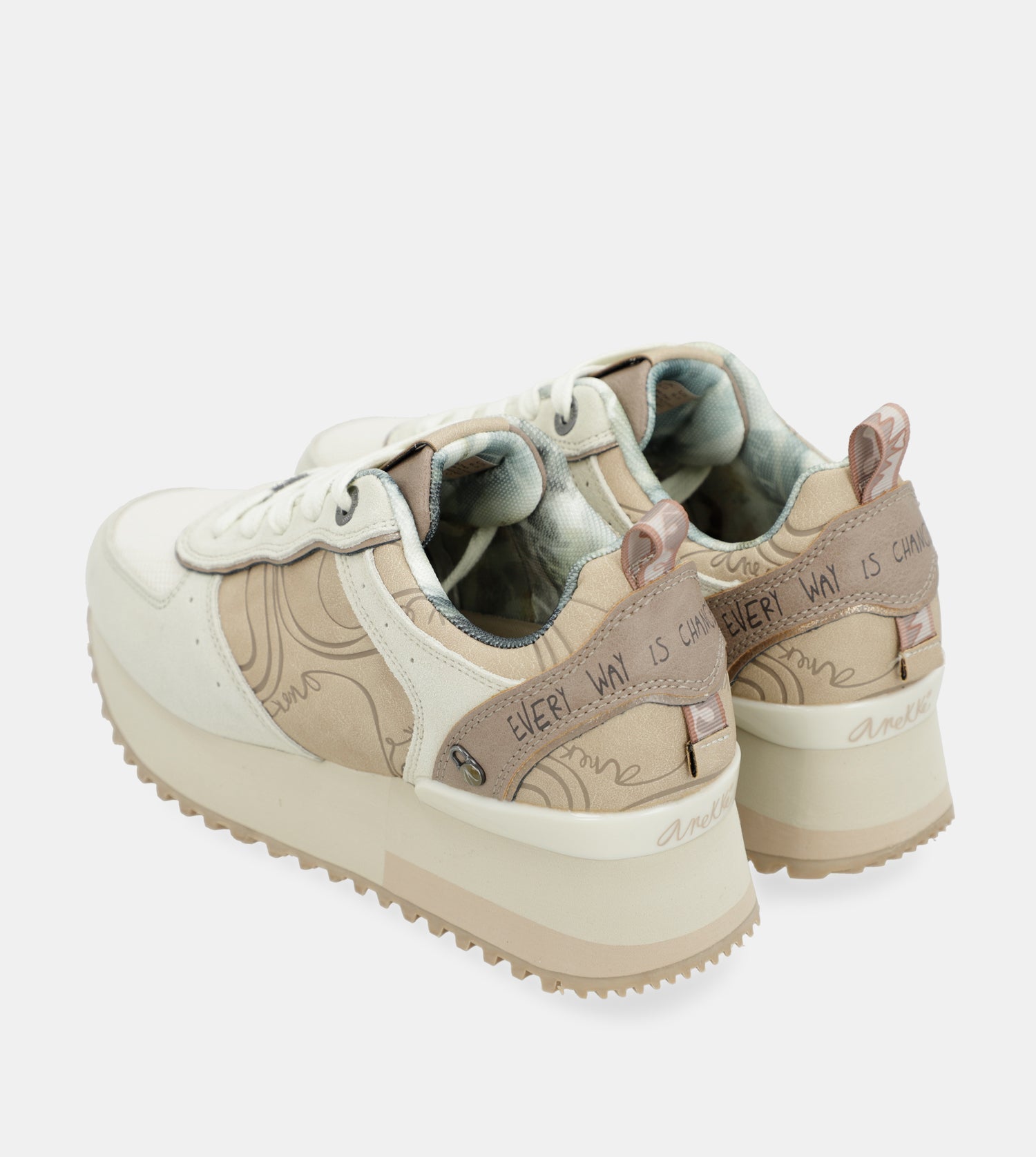 Deportivos plataforma beige