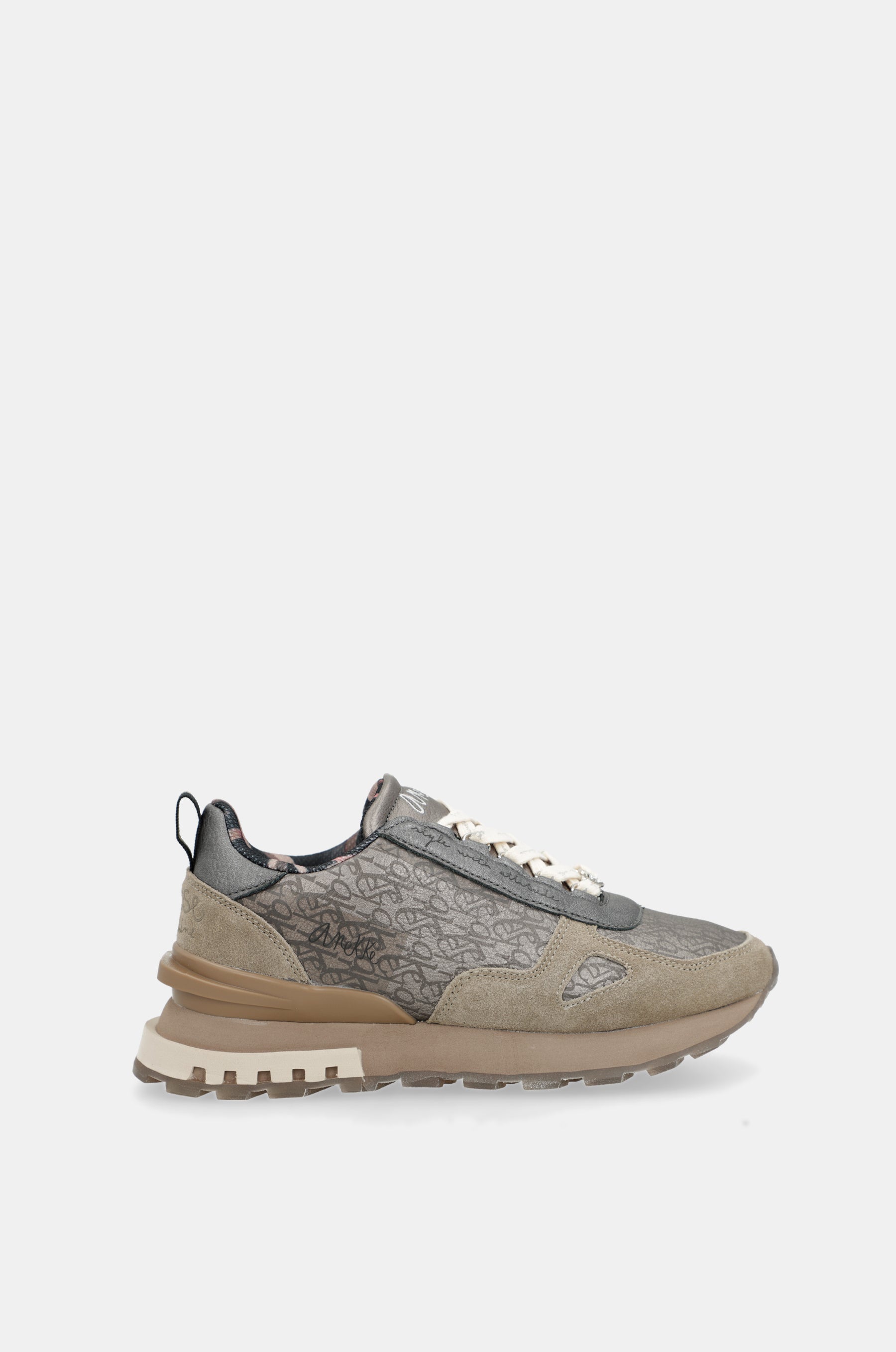 Deportivos beige metálicos