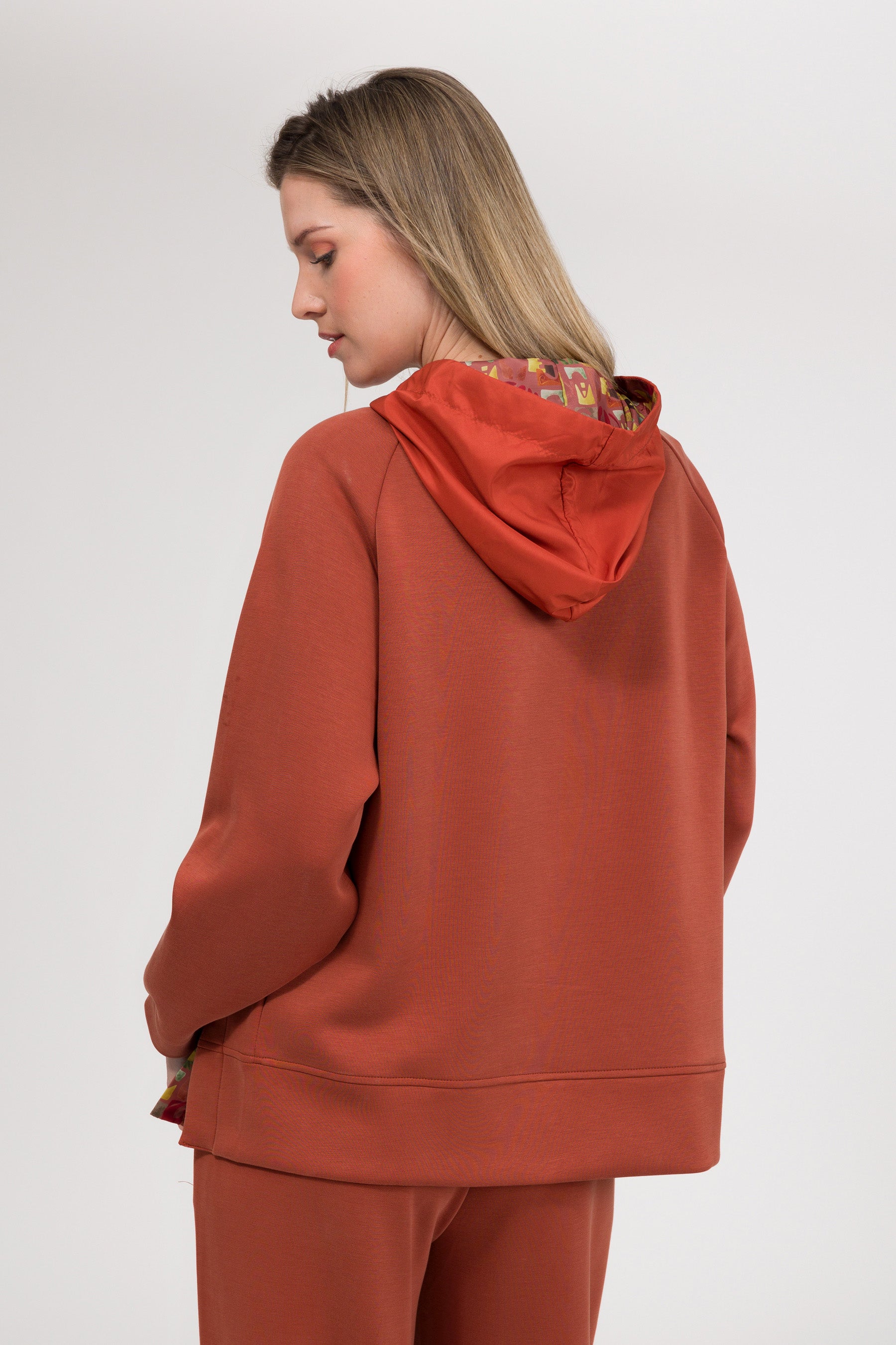 Sudadera de manga larga y capucha
