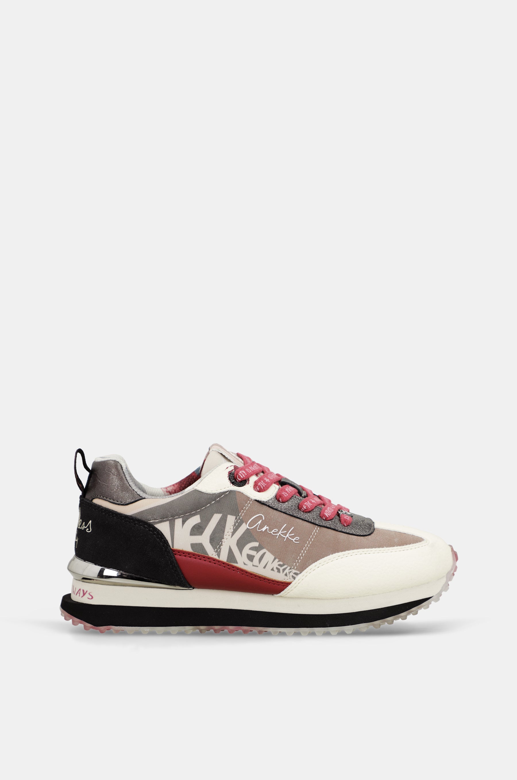 Deportivos rosa y blancos