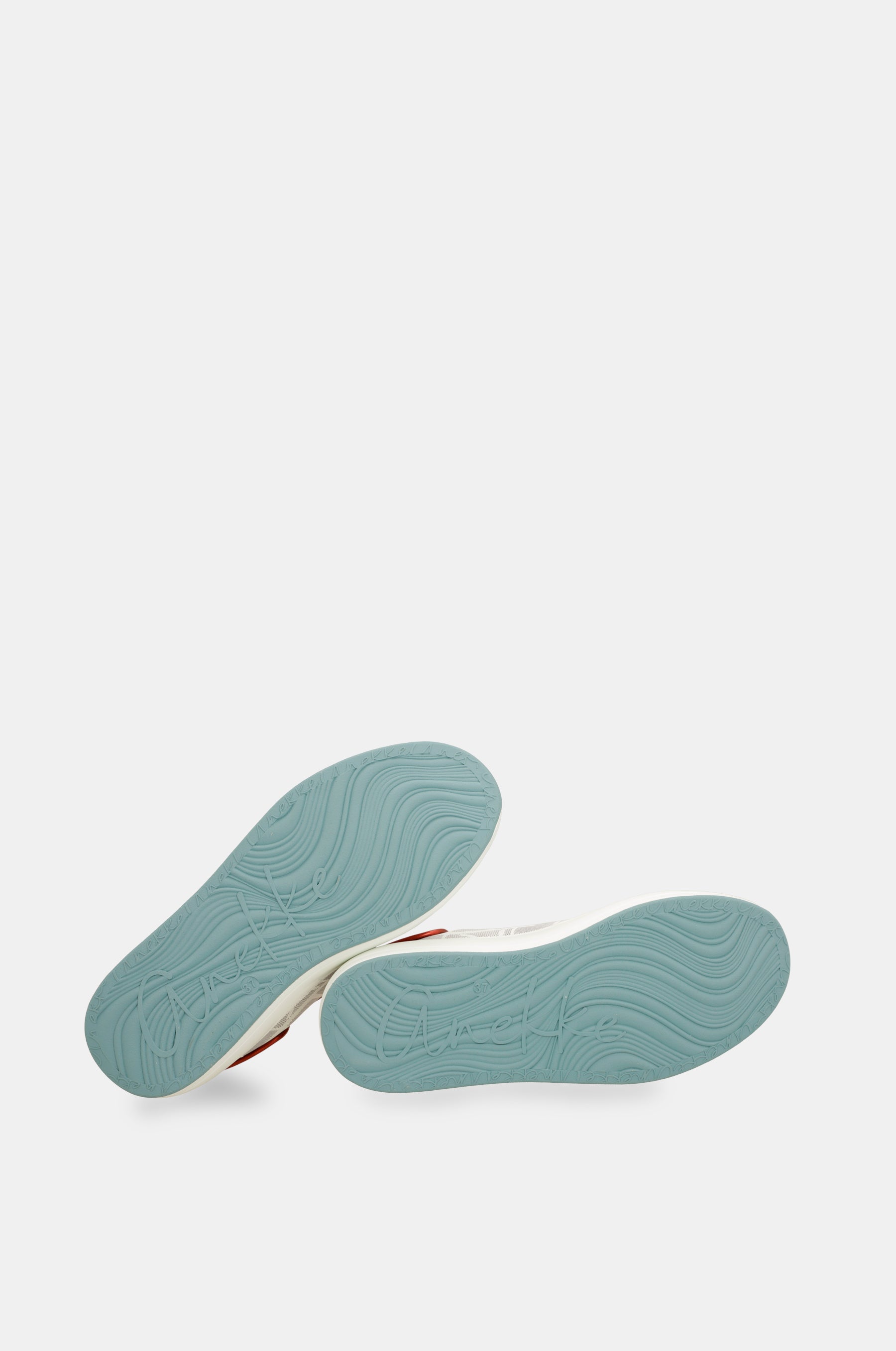 Deportivos blancos Amphora