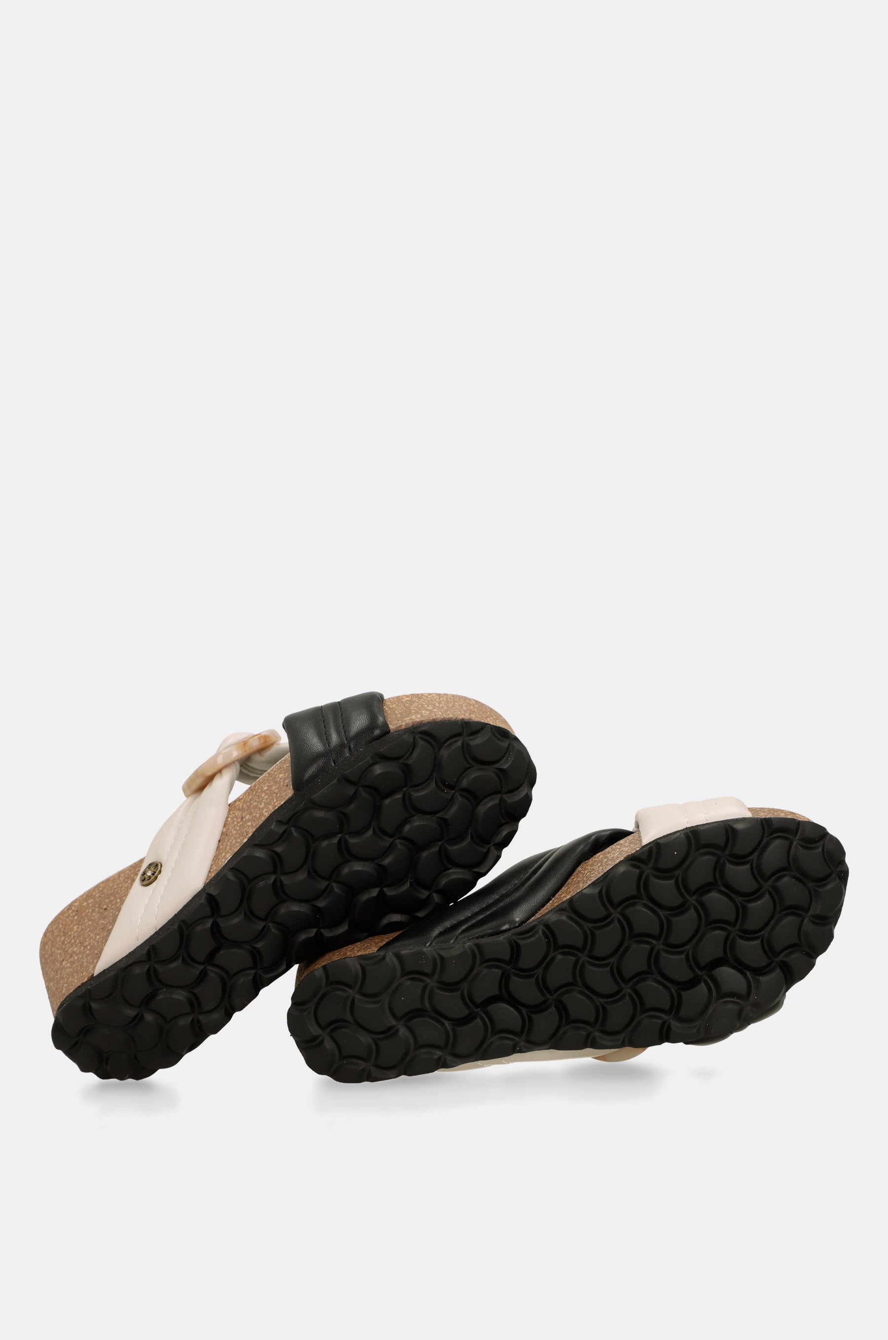 Sandalias cruzada blanca y negra