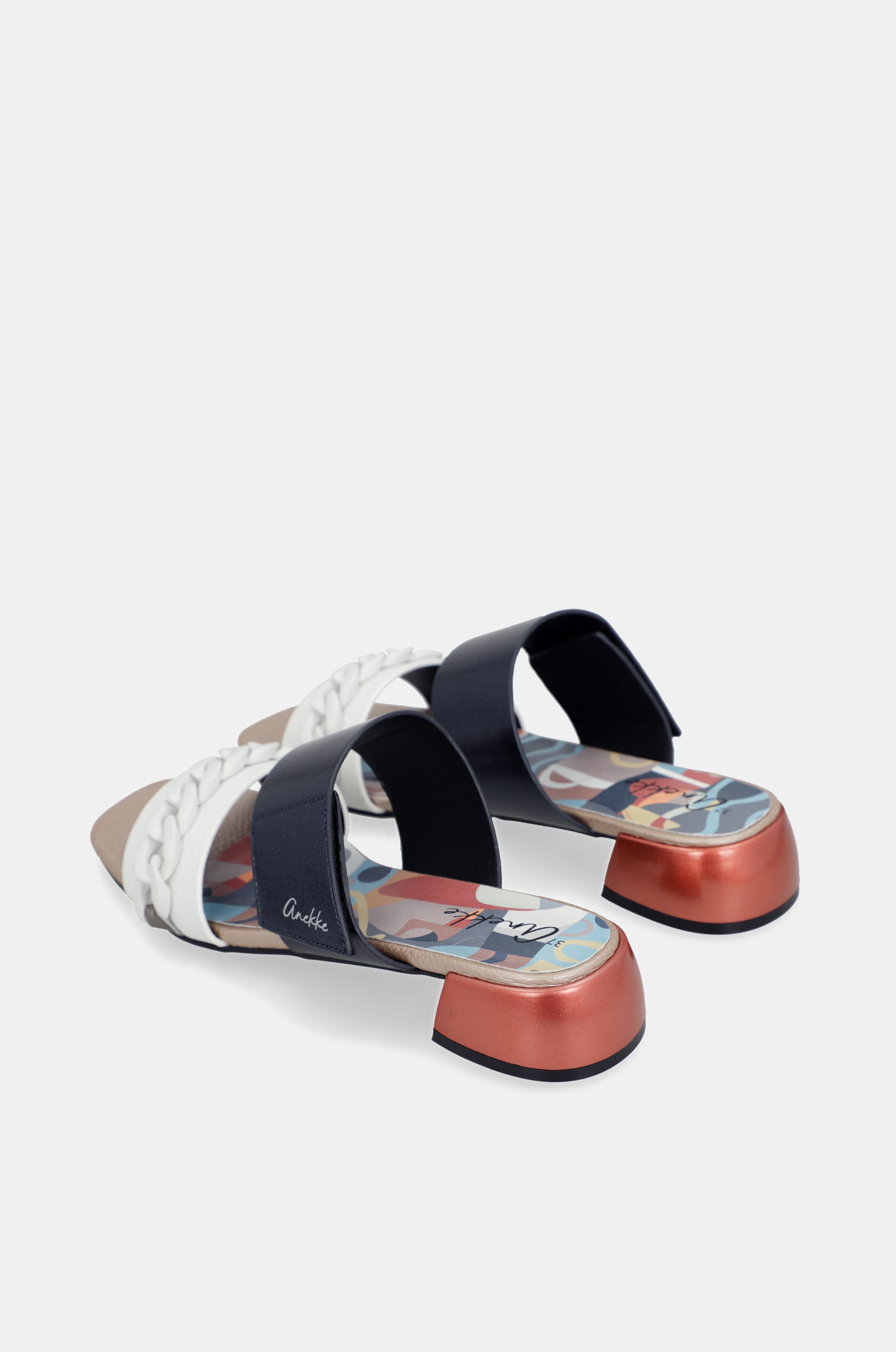 Sandalias con tacón y eslabones Eikon