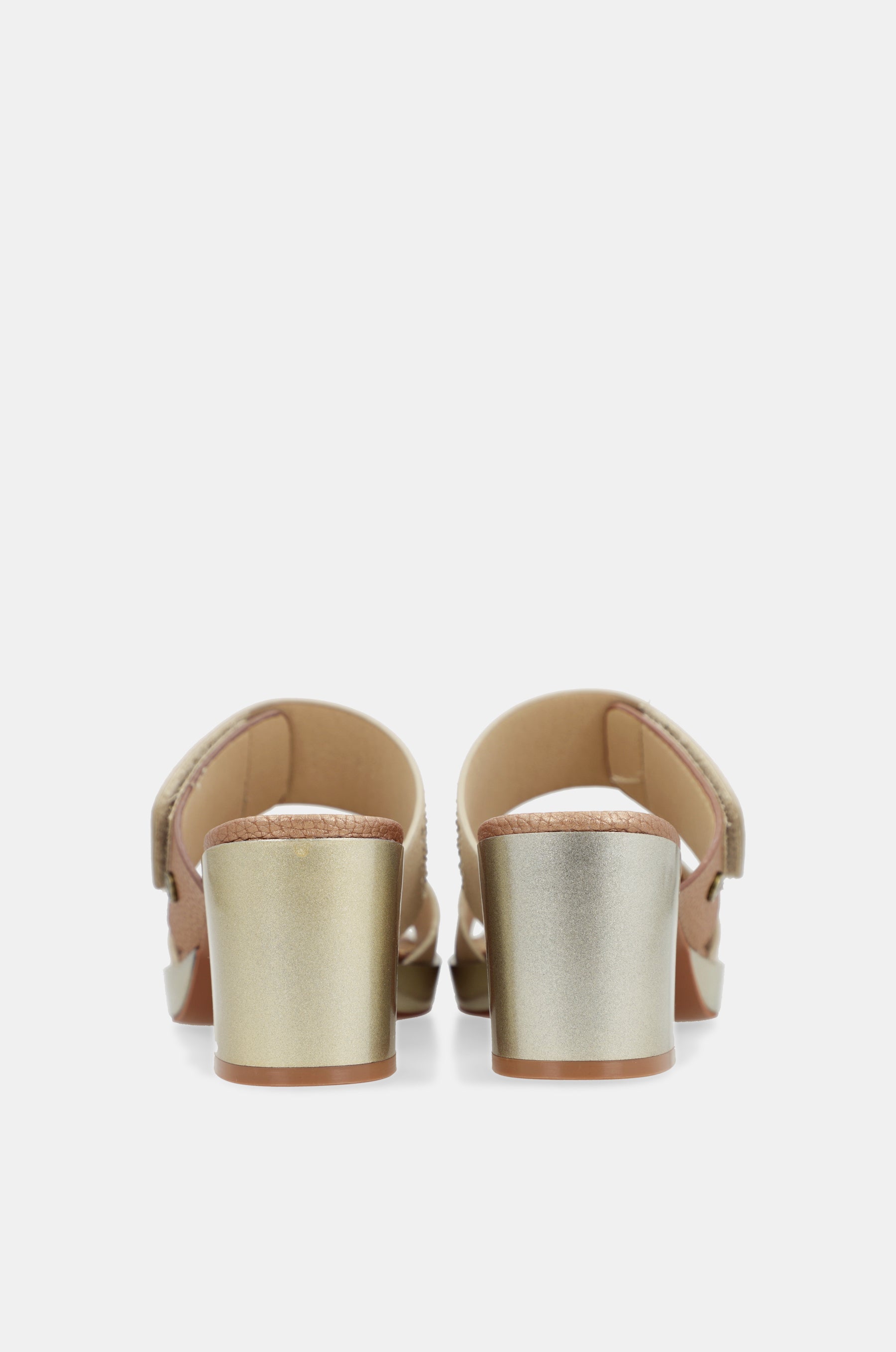 Sandalias con tacón beige con strass