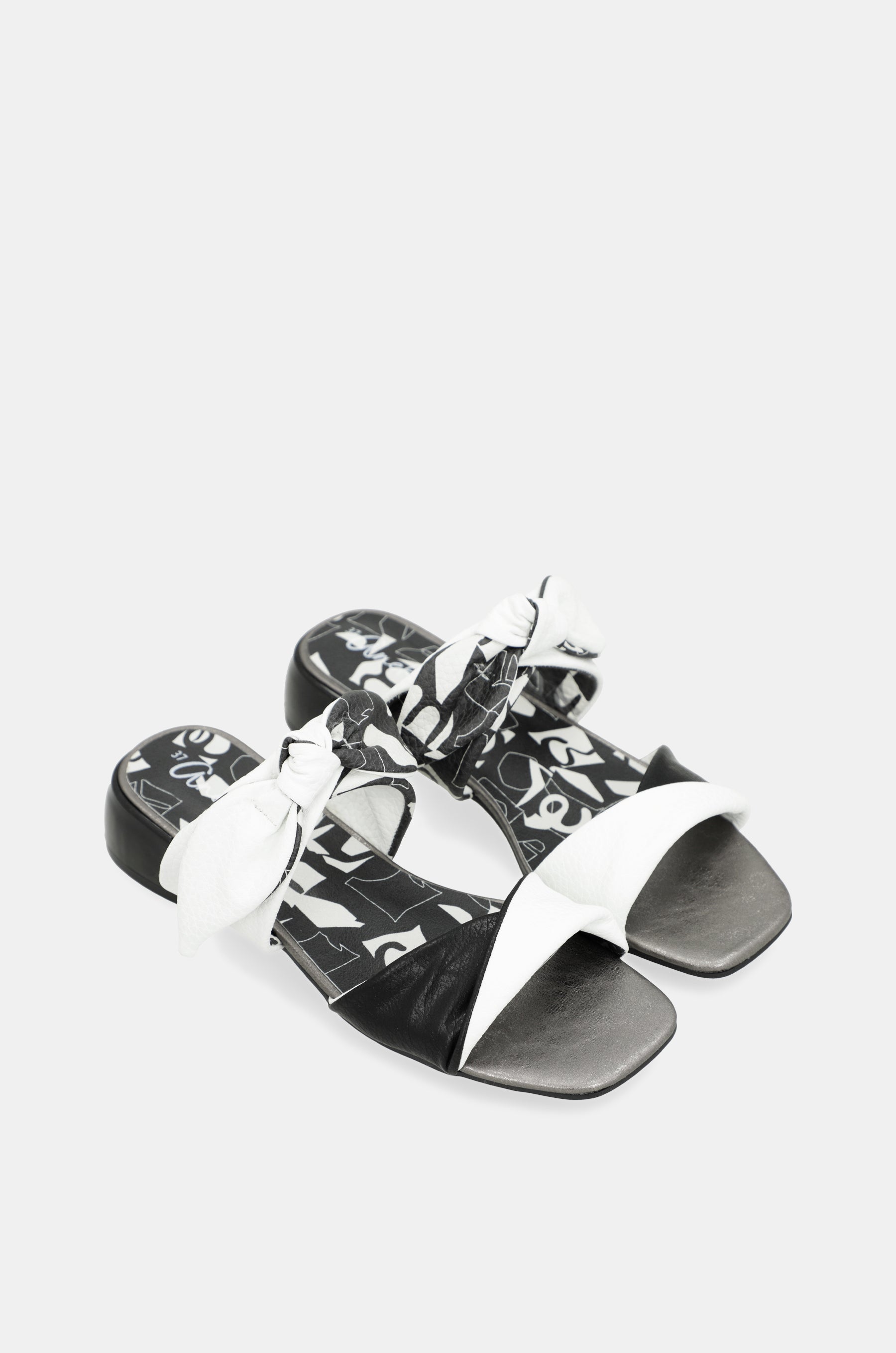 Sandalias con tacón y nudo Bloom