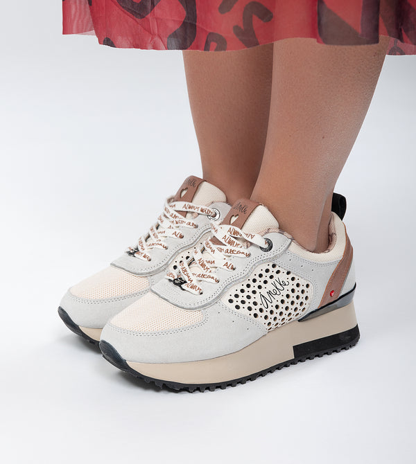 Deportivos plataforma gris