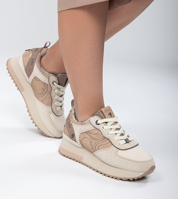 Deportivos plataforma beige