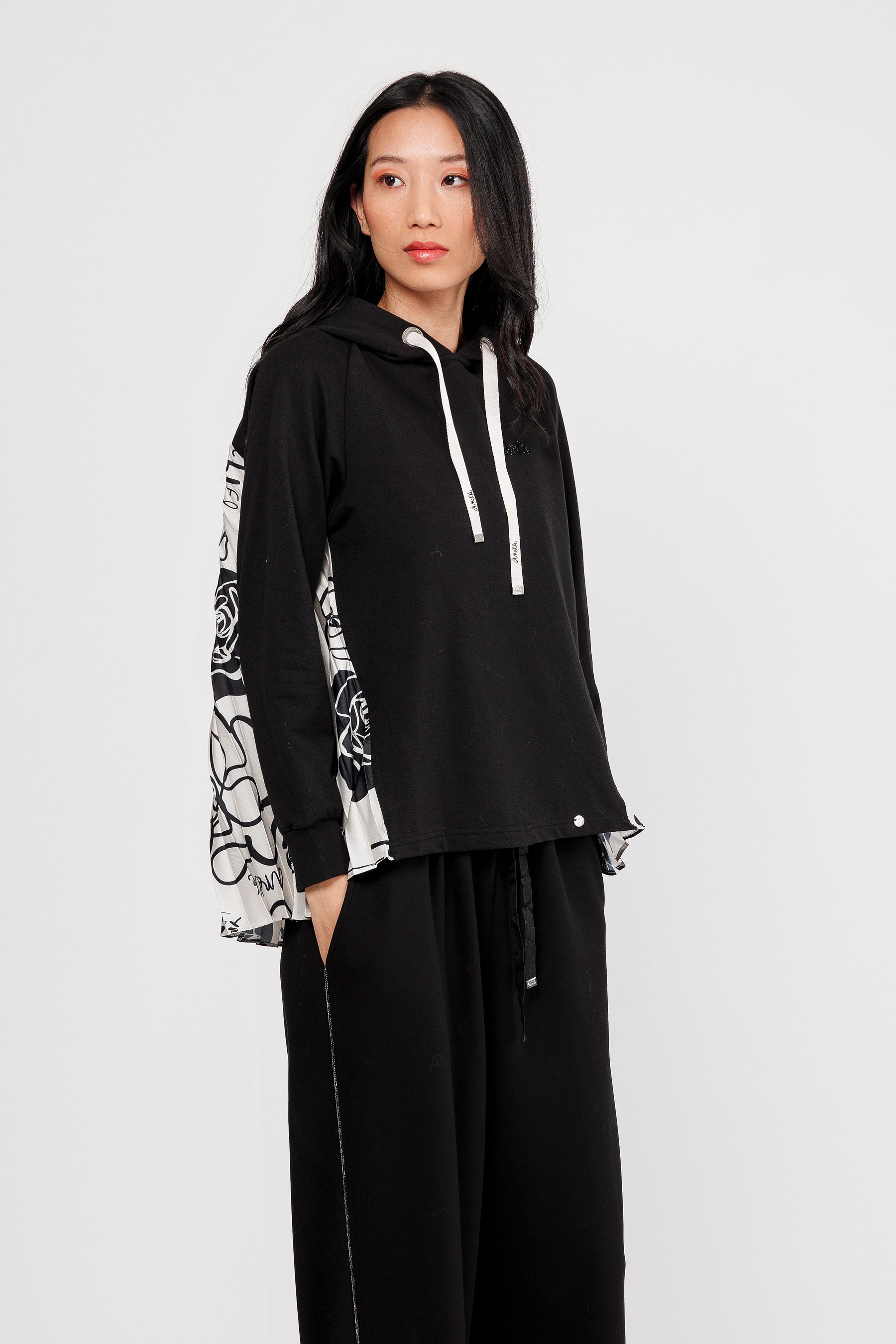 Sudadera con capucha estampada