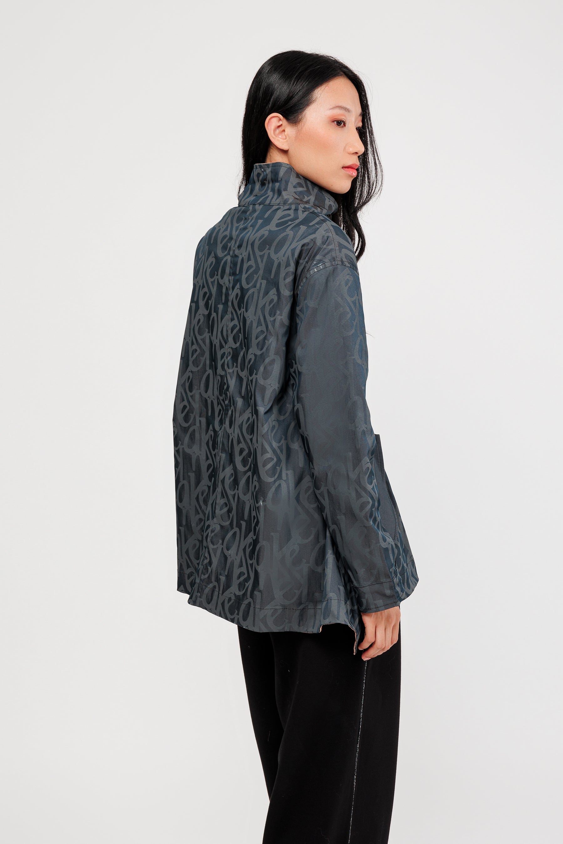 Chaqueta reversible negra y beige