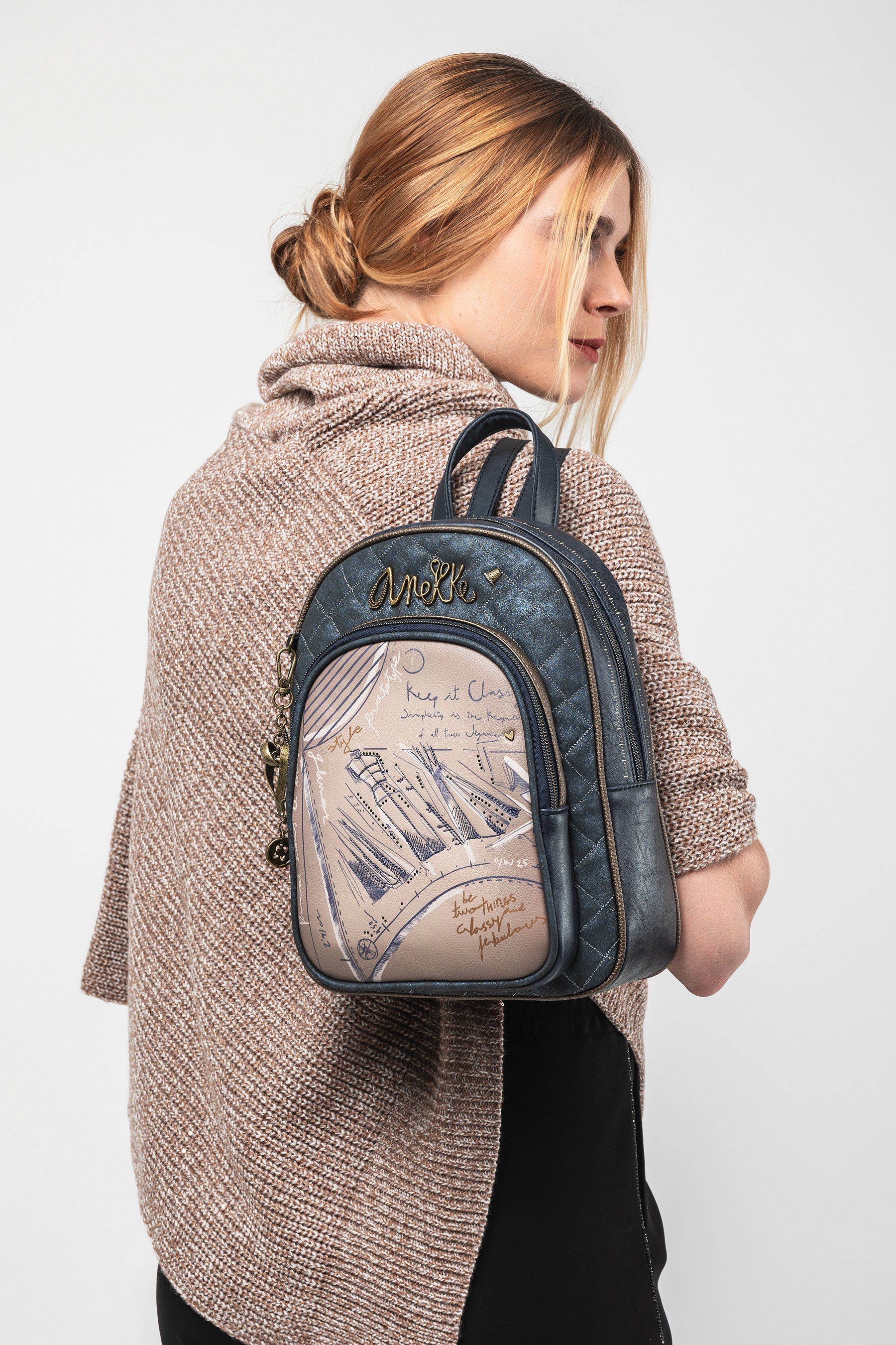 Mochila con bolsillo frontal Studio