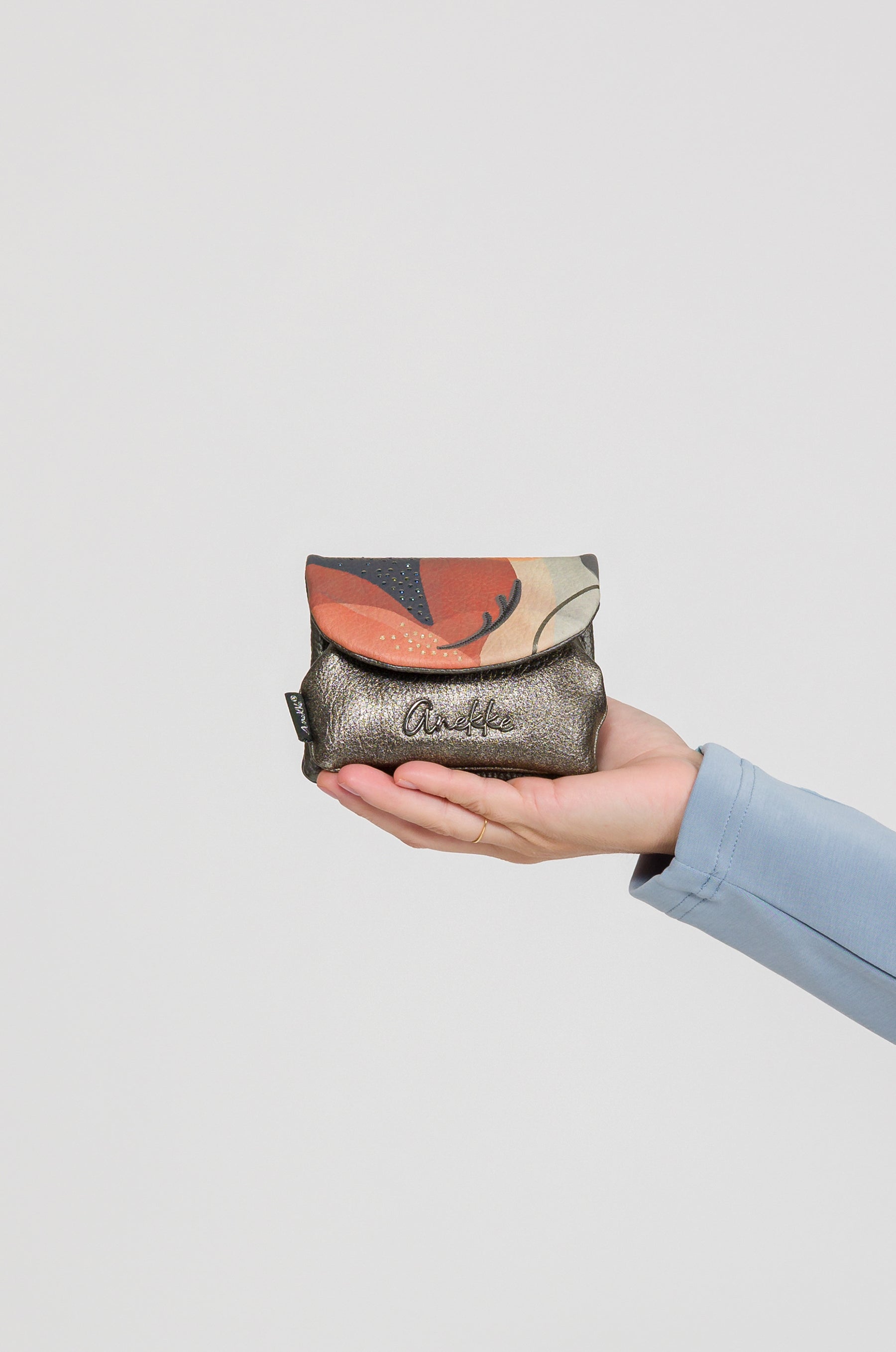 Monedero son solapa Eikon