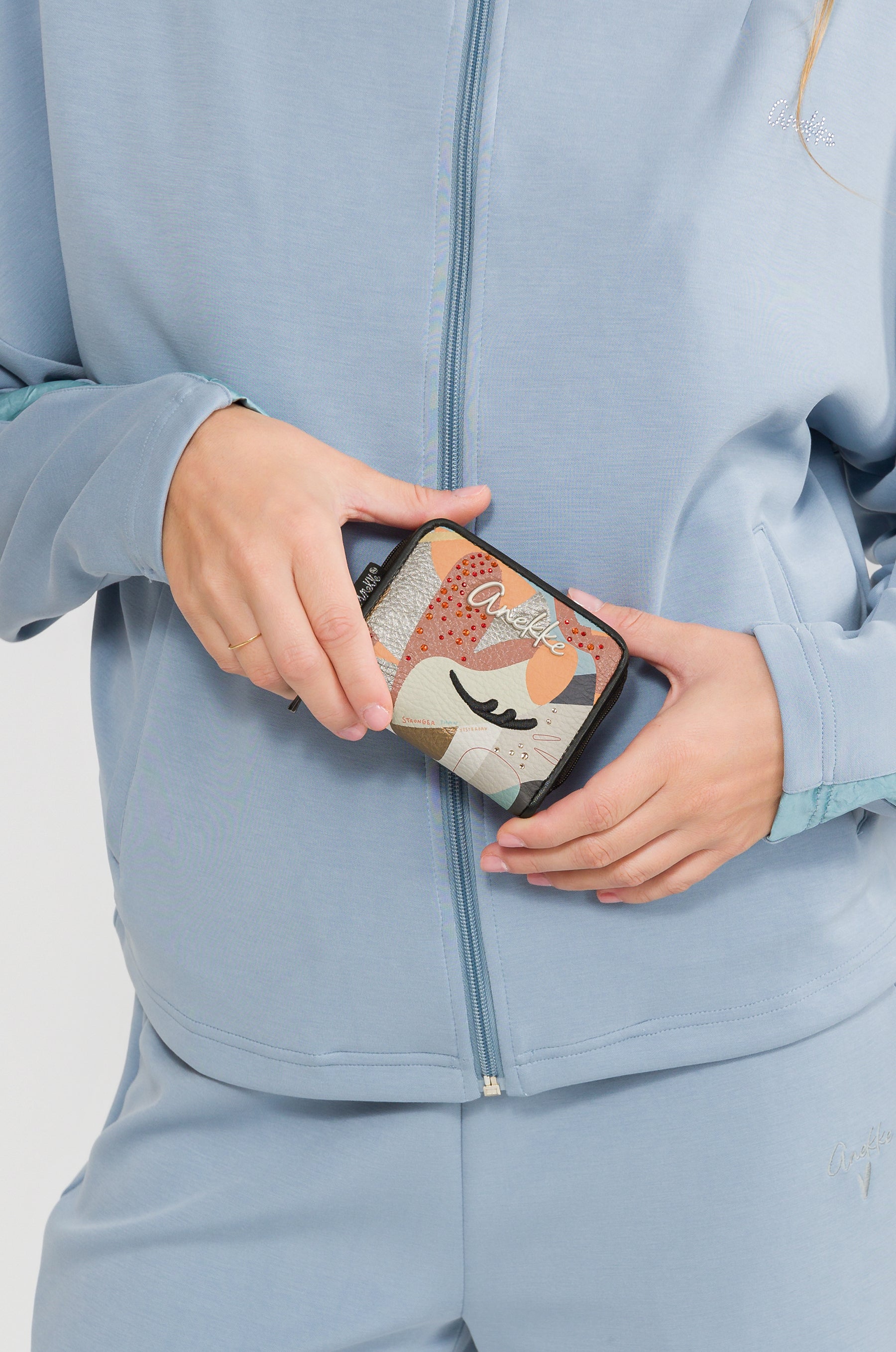 Billetero duro pequeño Eikon