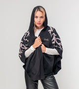 Chaqueta estilo poncho negra