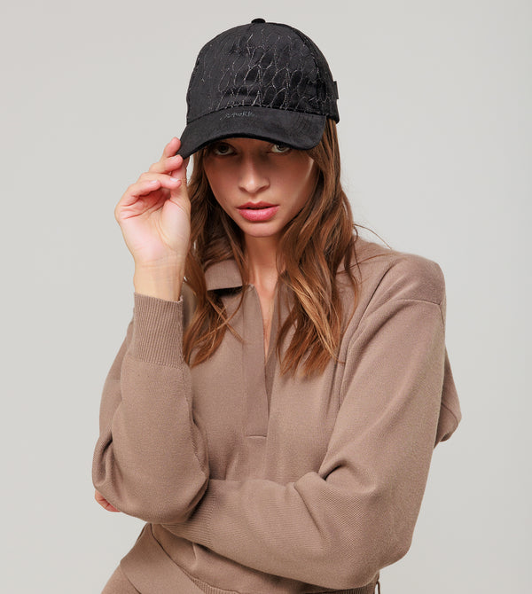 Gorra oscura
