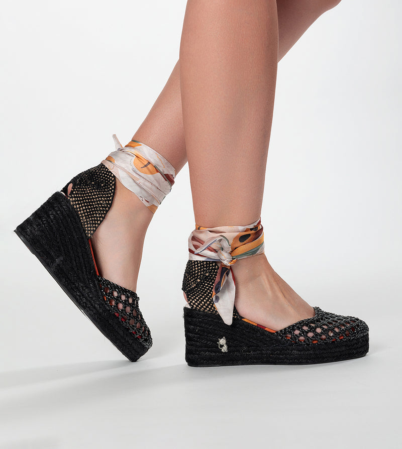 Sandalias de cuña negras Alma