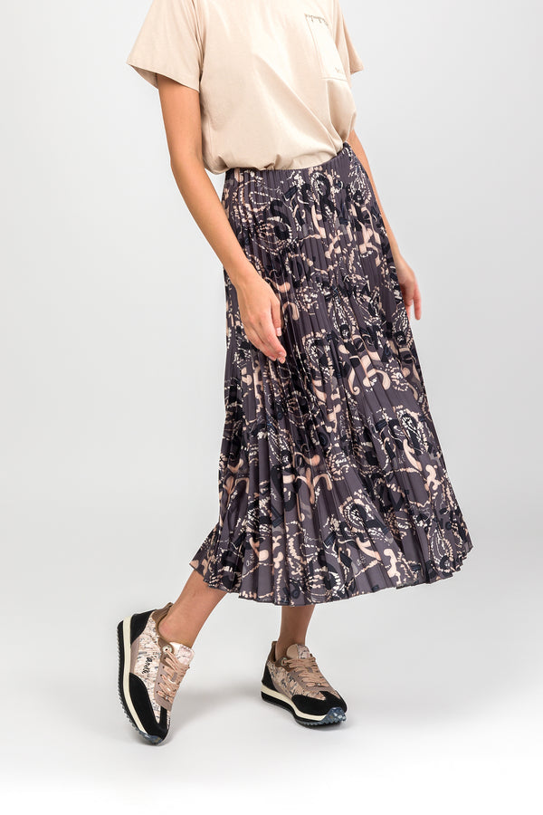 Falda plisada gris y print