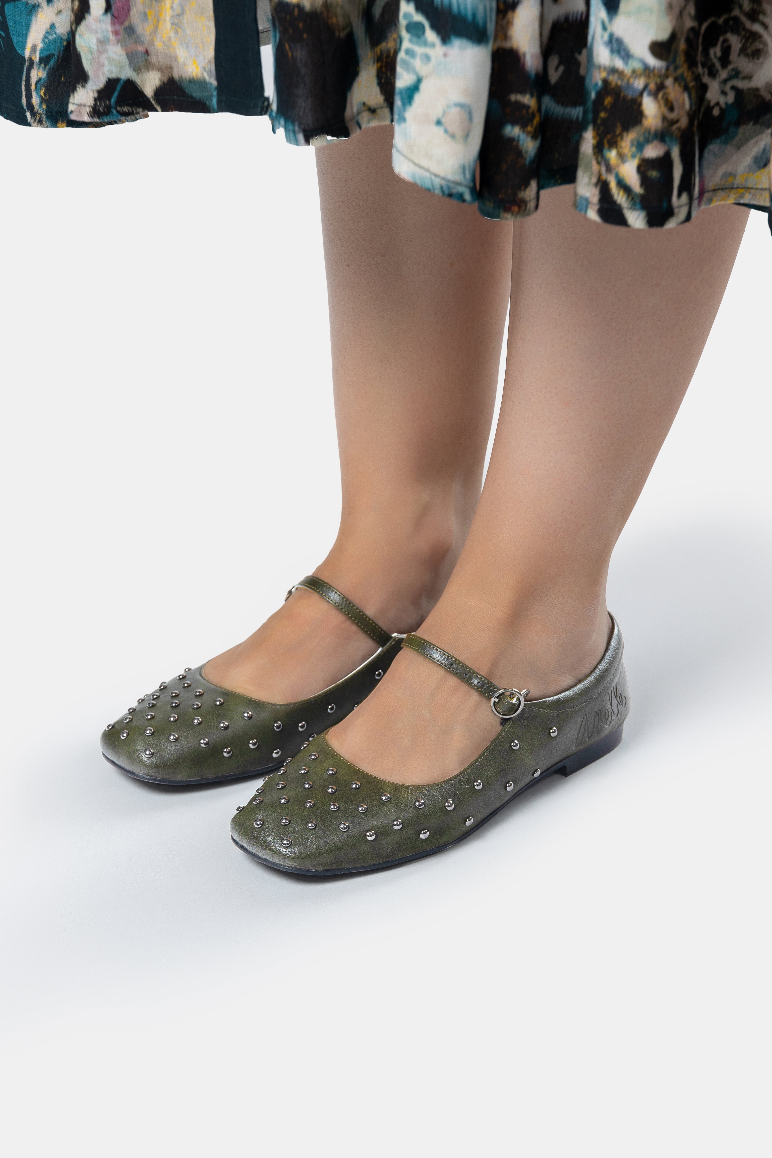 Bailarinas tachuelas verde kaki