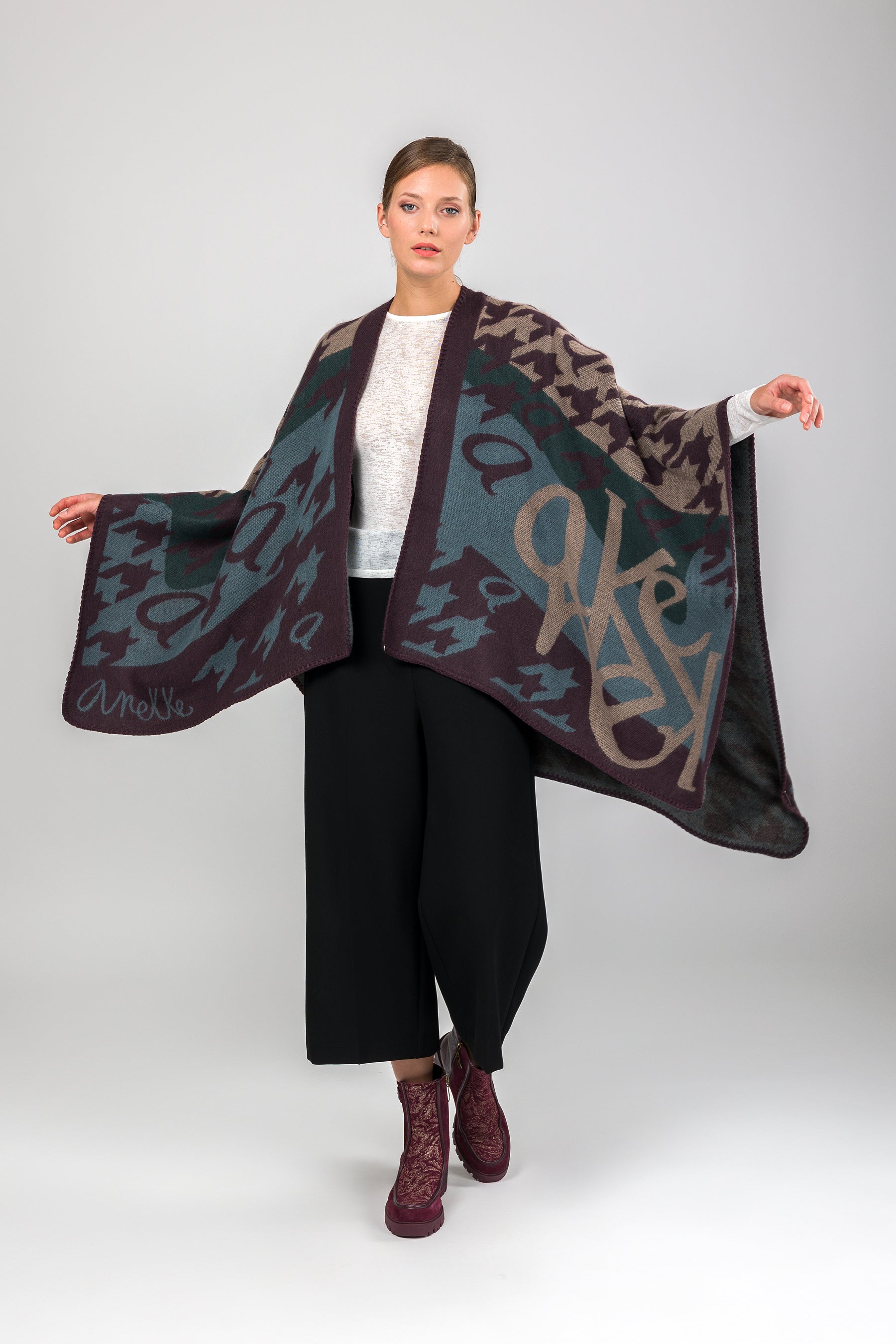 Poncho azul y morado