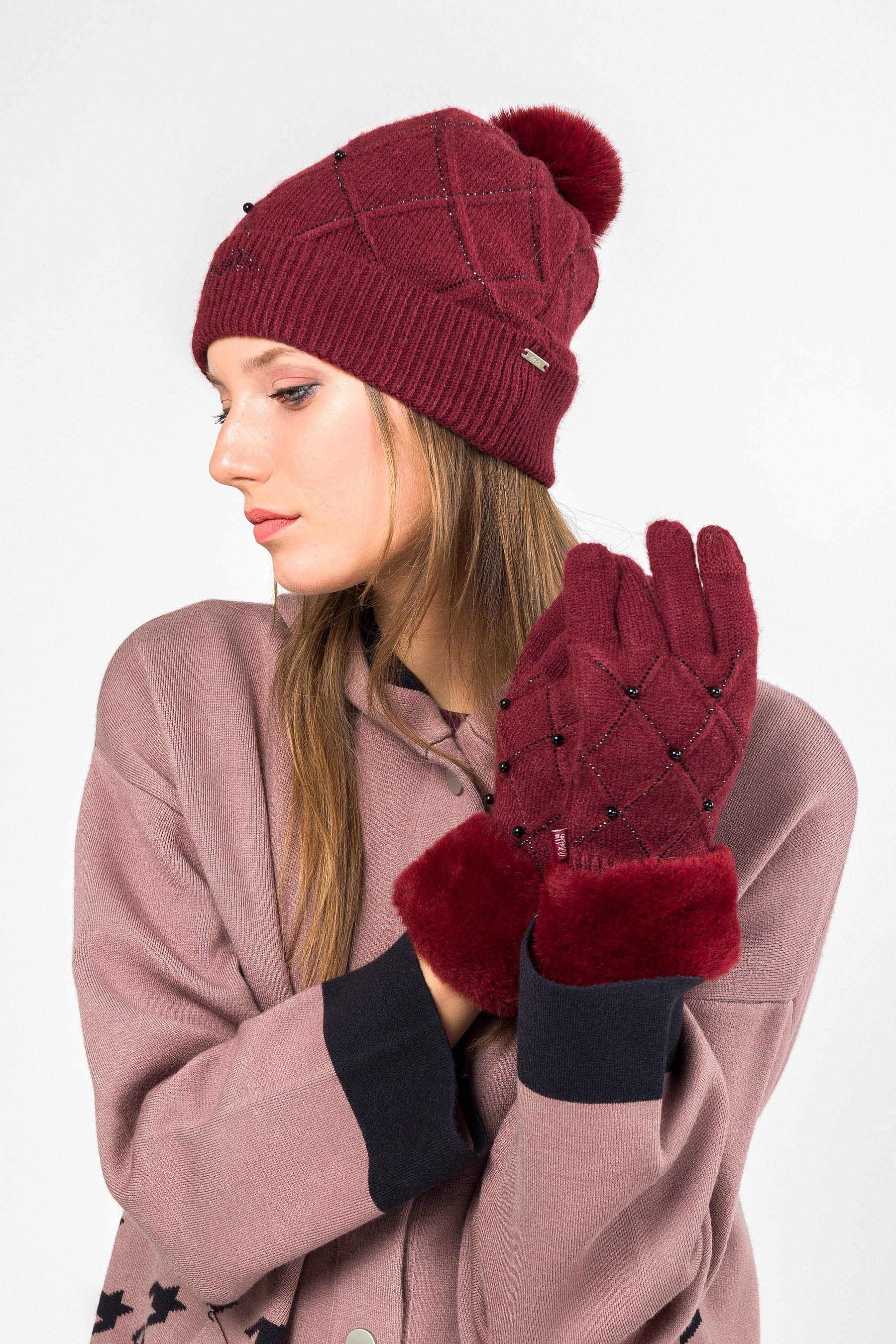 Guantes de punto burdeos con detalles