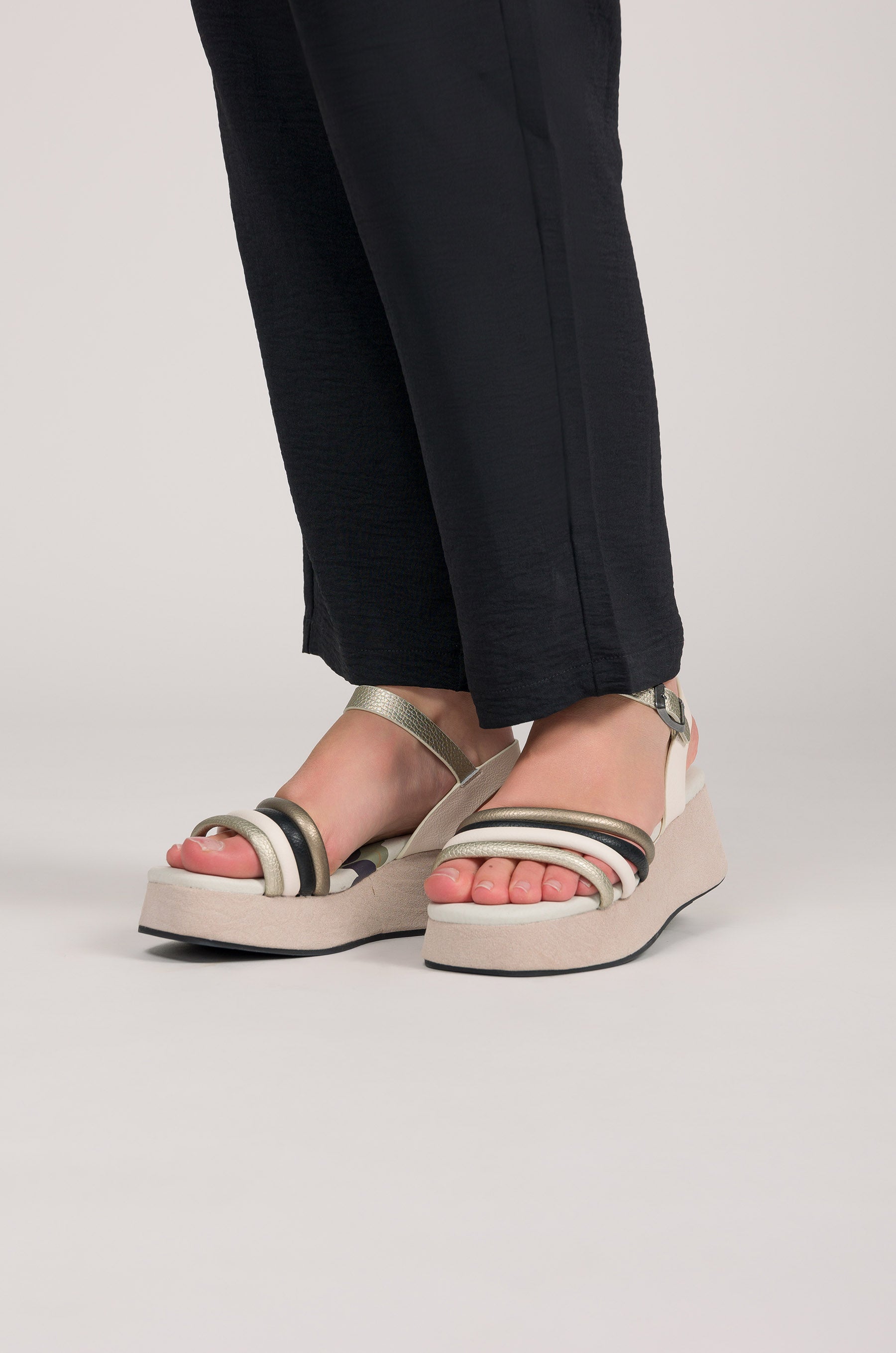 Sandalias con plataforma beige