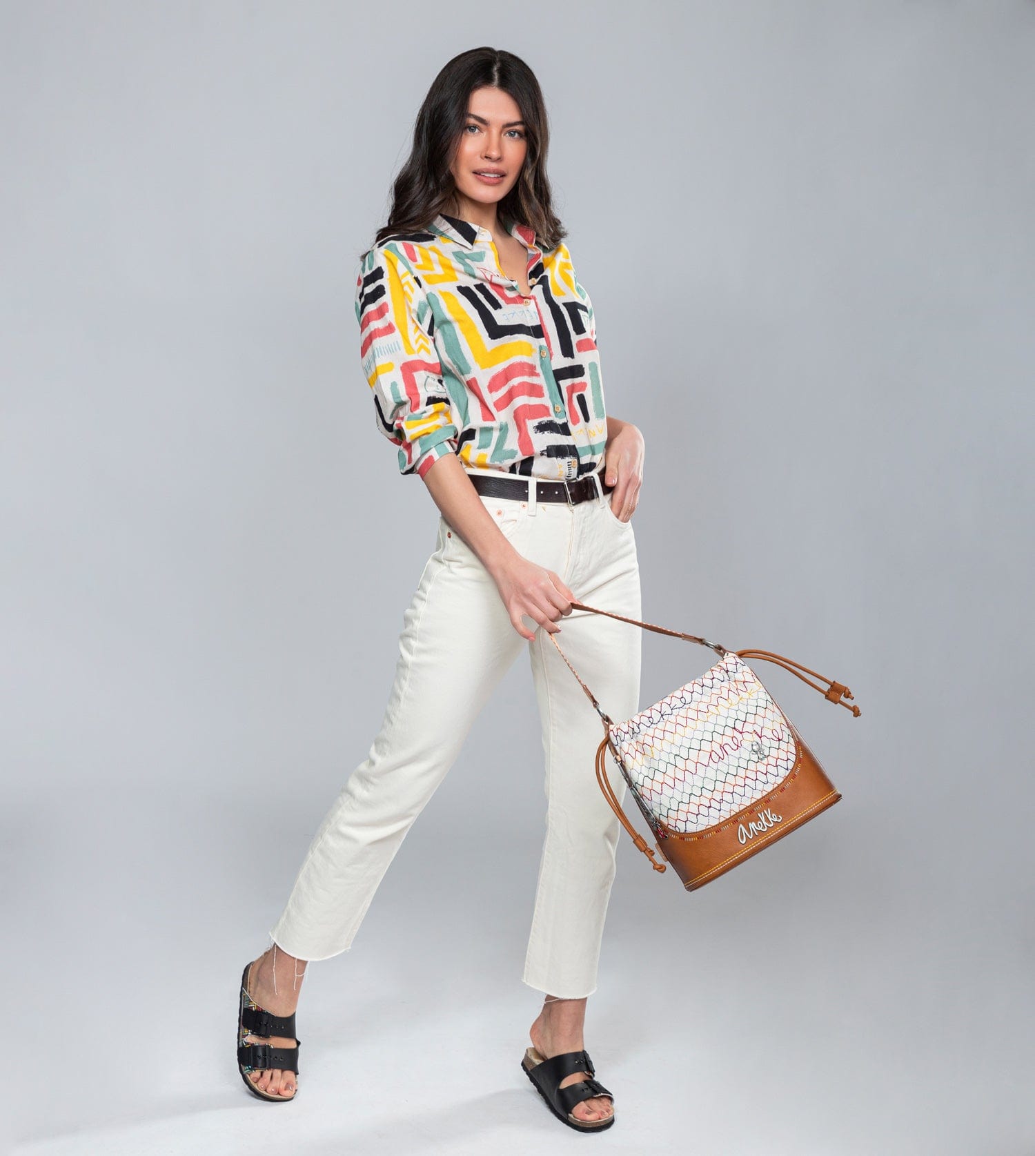 Bolso tipo bombonera Magic Souls