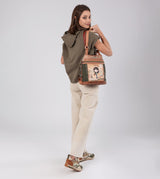 Mochila antirrobo Peace & Love Camel